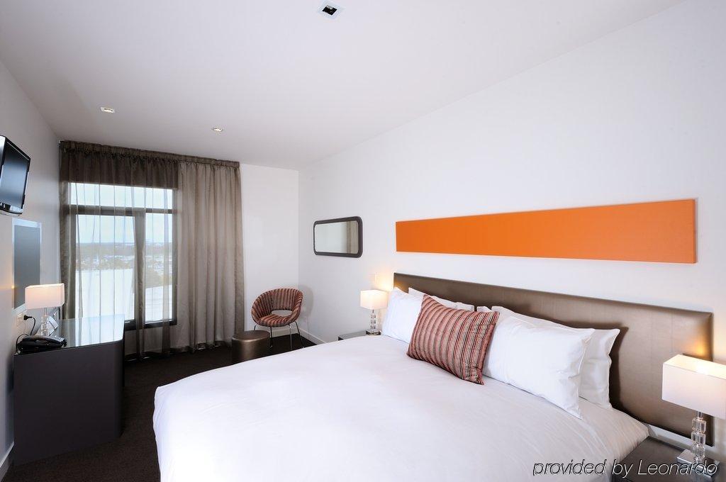 Dandenong Central Apartments Official Номер фото